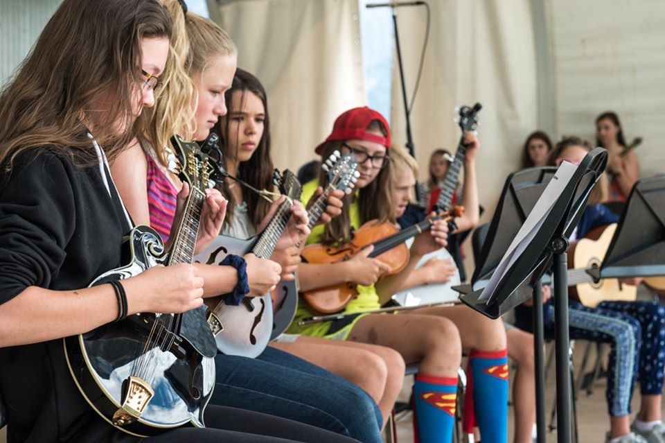 Apply for 2022 project and Arnold Shultz Fund grants